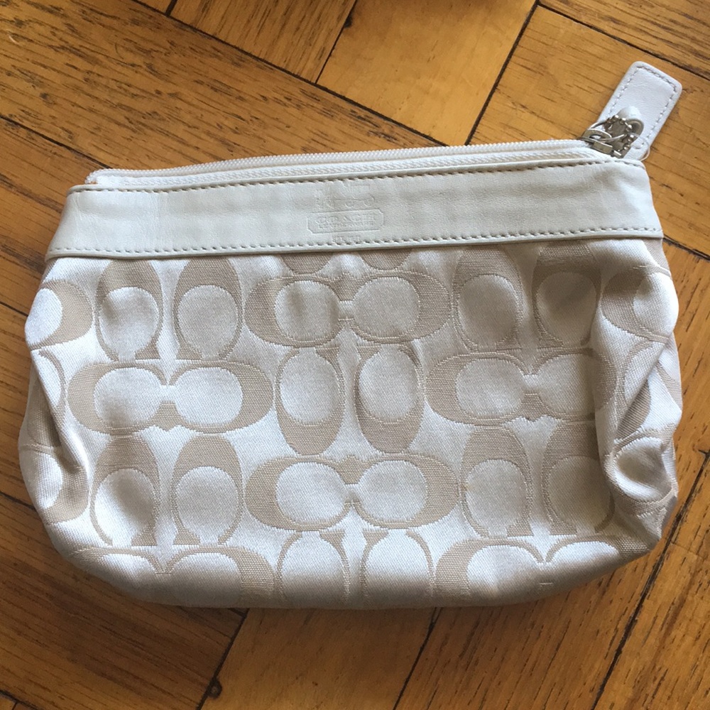 Ivory/ White Coach Wristlet